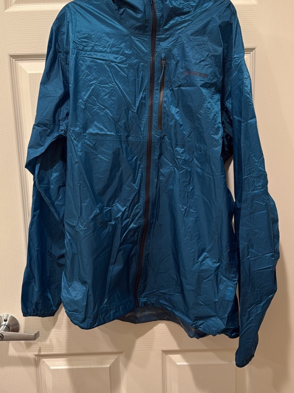 Patagonia Men's XL Lightweight Blue Windbreaker Jacket